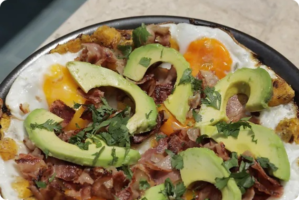 Huevos Rotos y Platano Verde